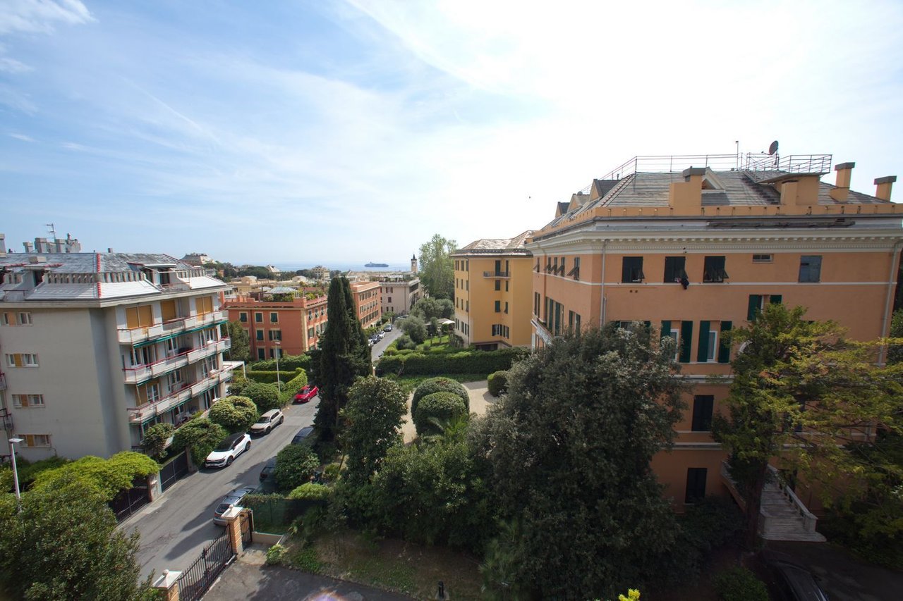 Appartamento in vendita in Corso Francesco Gambaro, 10 Cover