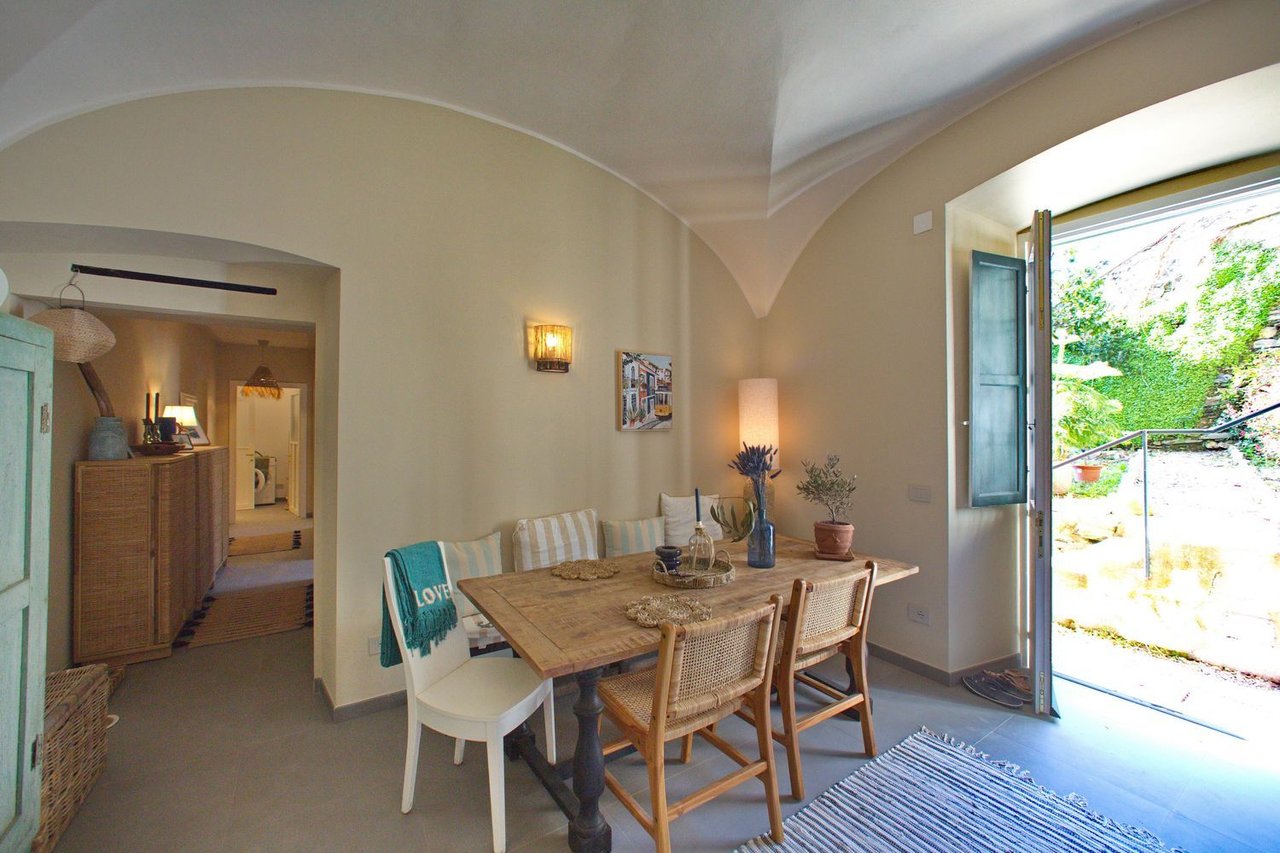 Appartamento in affitto in Via Duchessa Luisa Canevaro, 2 Cover