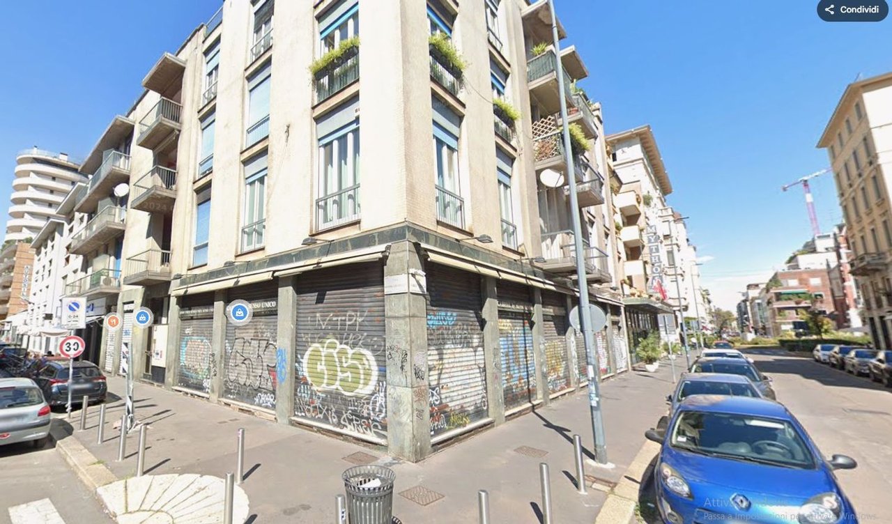 Locale commerciale in vendita in Via Alfredo Cappellini, 27 Cover