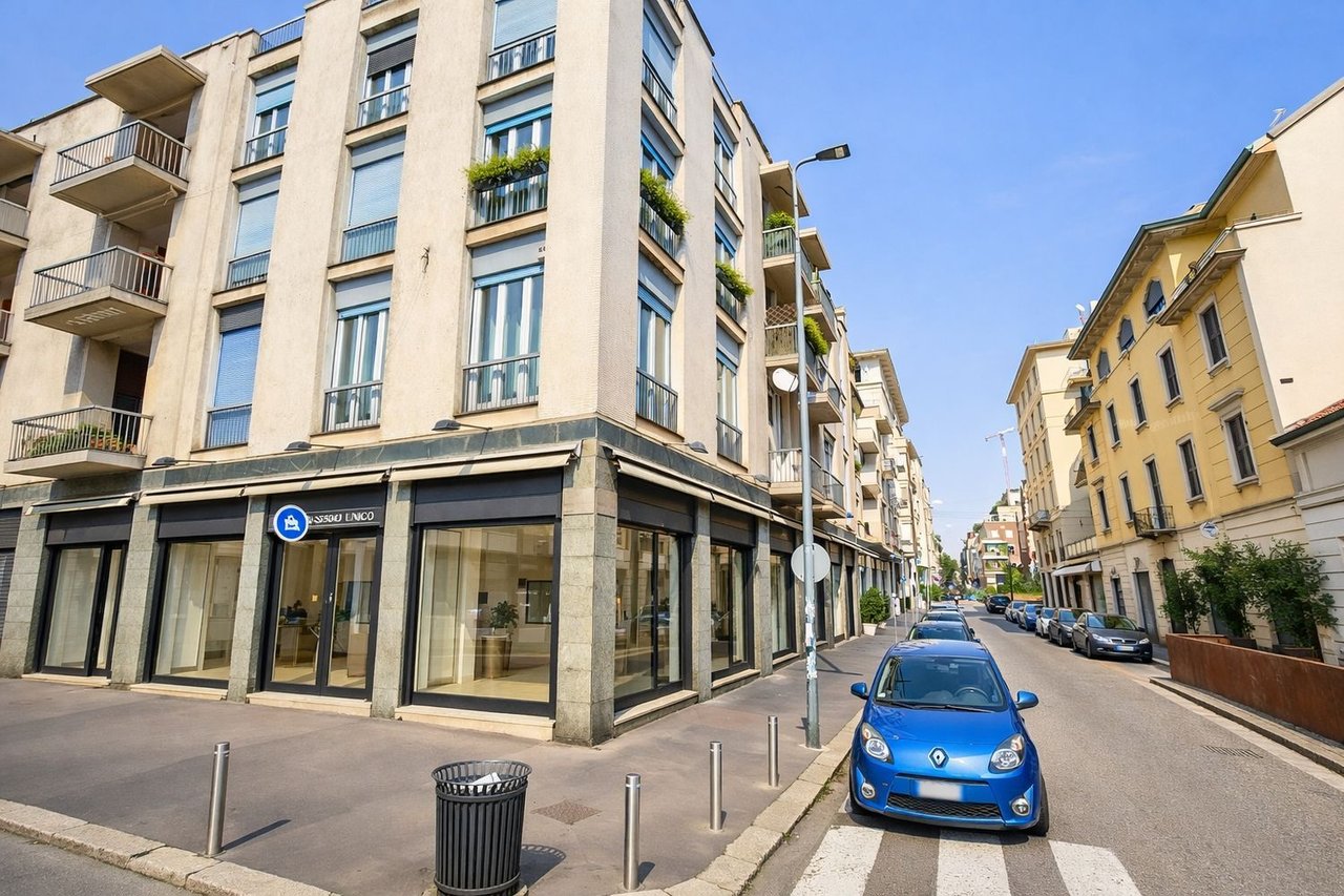 Locale commerciale in vendita in Via Alfredo Cappellini, 23 Cover